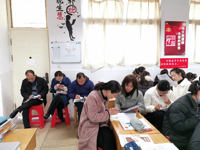 陈校长听课.jpg